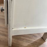 White chest of drawers