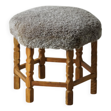 Tabouret danois hexagonal en chêne du milieu du siècle, avec revêtement en laine d'agneau, années 1950