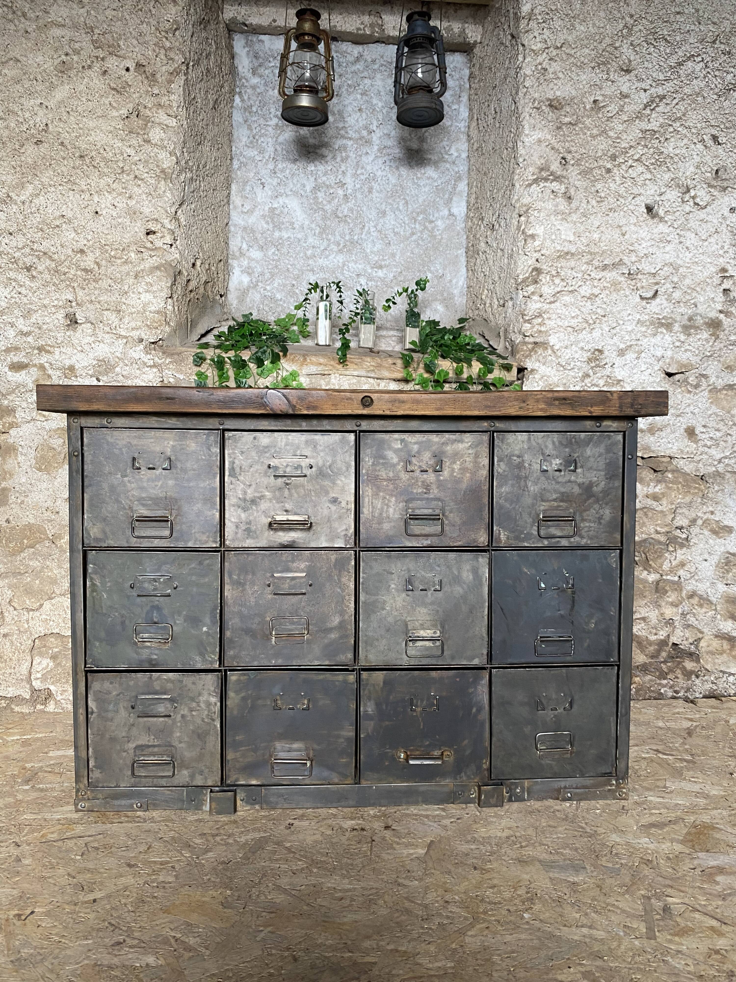 Metal and wood drawer unit