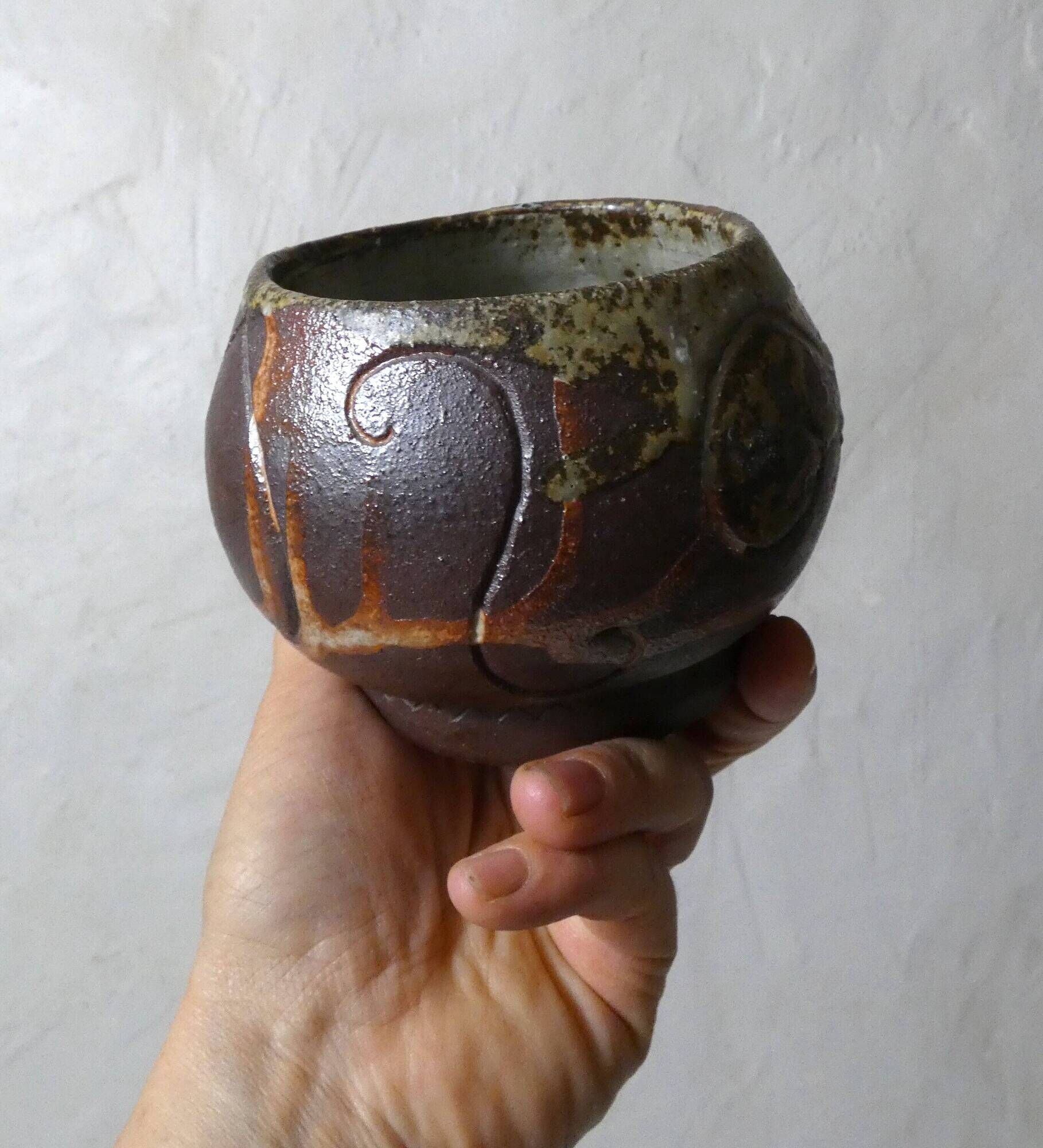2 asymmetrical brutalist stoneware bowls signed G.Toutous Vintage