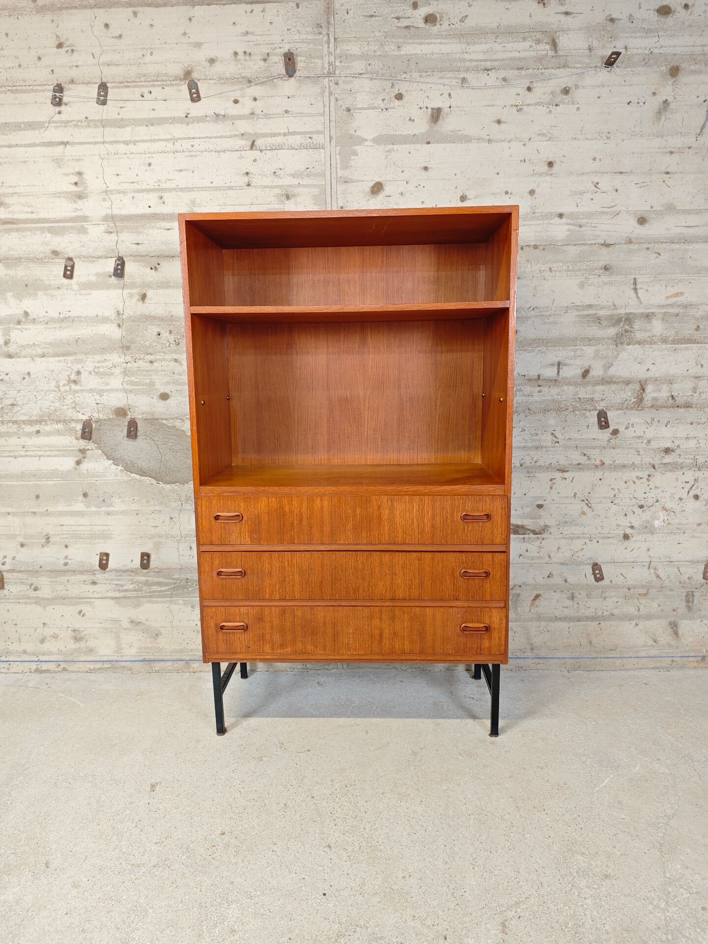 Vintage library