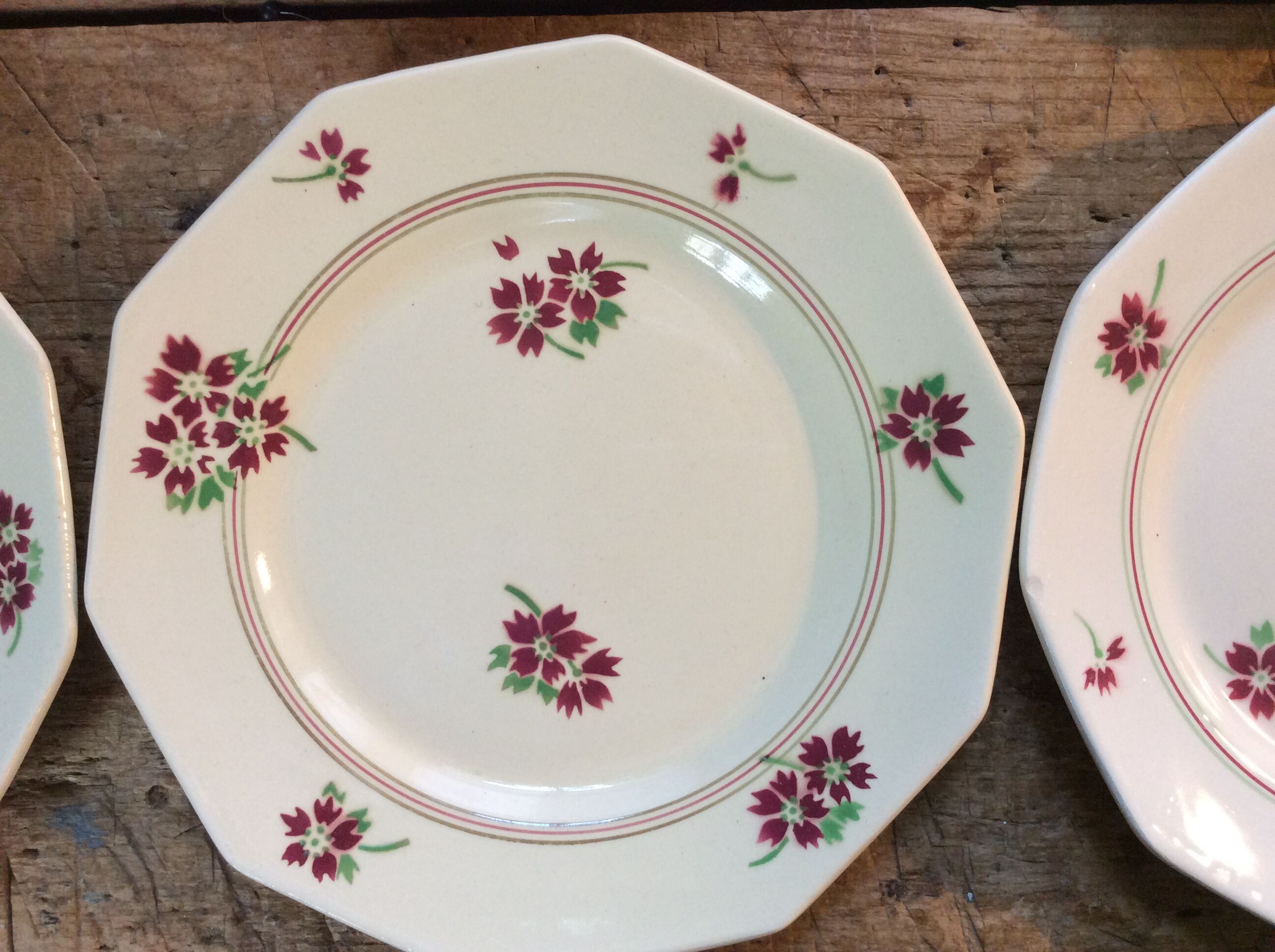 Set of 10 vintage plates