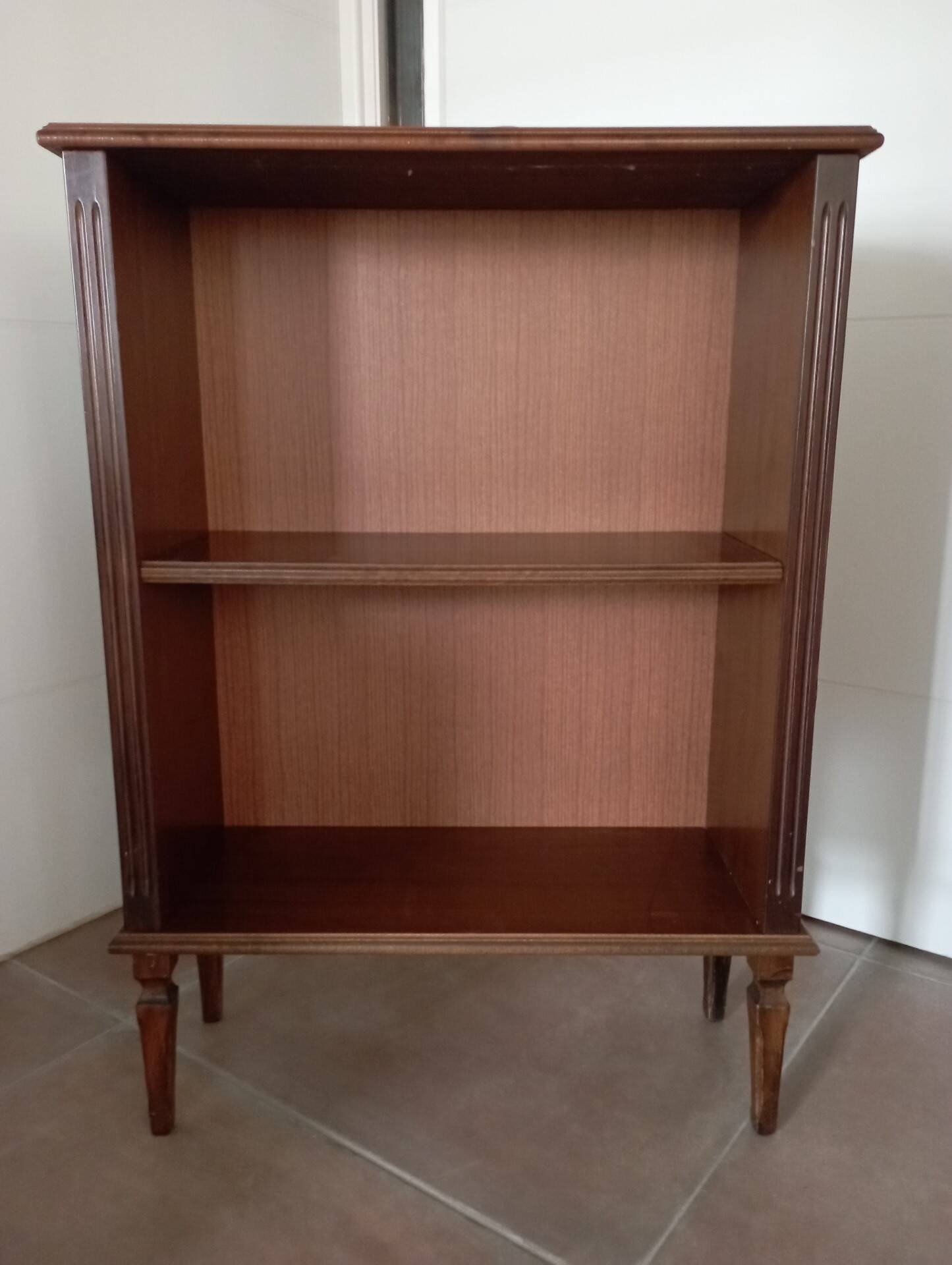 Bibus shelf unit