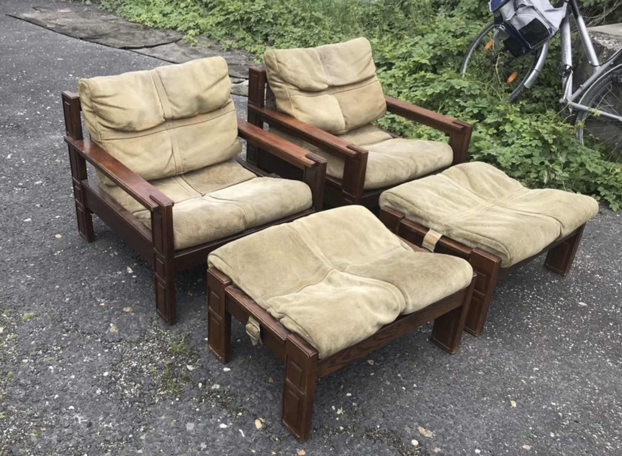 Fauteuils en bois et cuir avec pouf, ensemble de 4