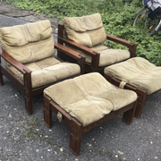 Fauteuils en bois et cuir avec pouf, ensemble de 4