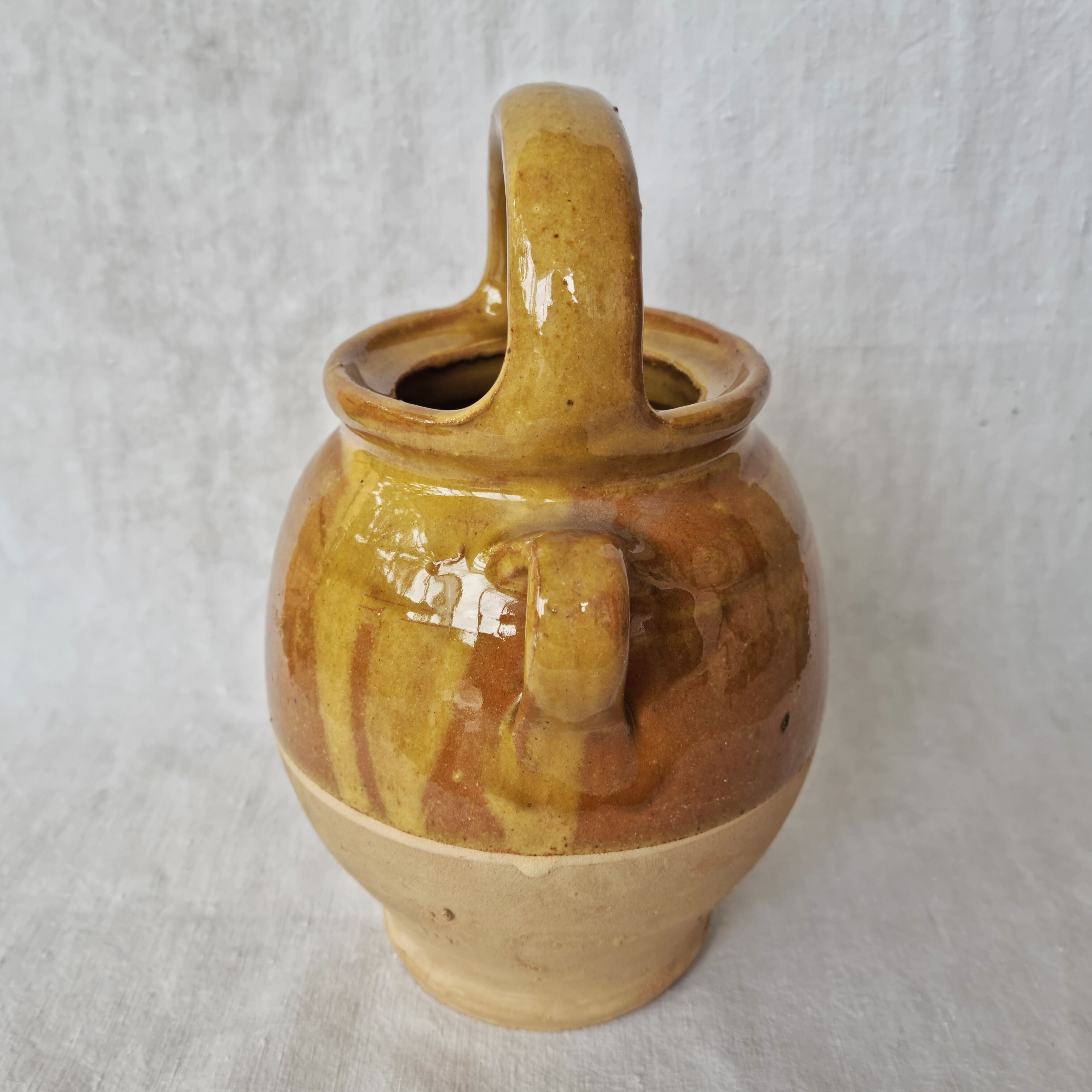 Gargoyle / terracotta jar