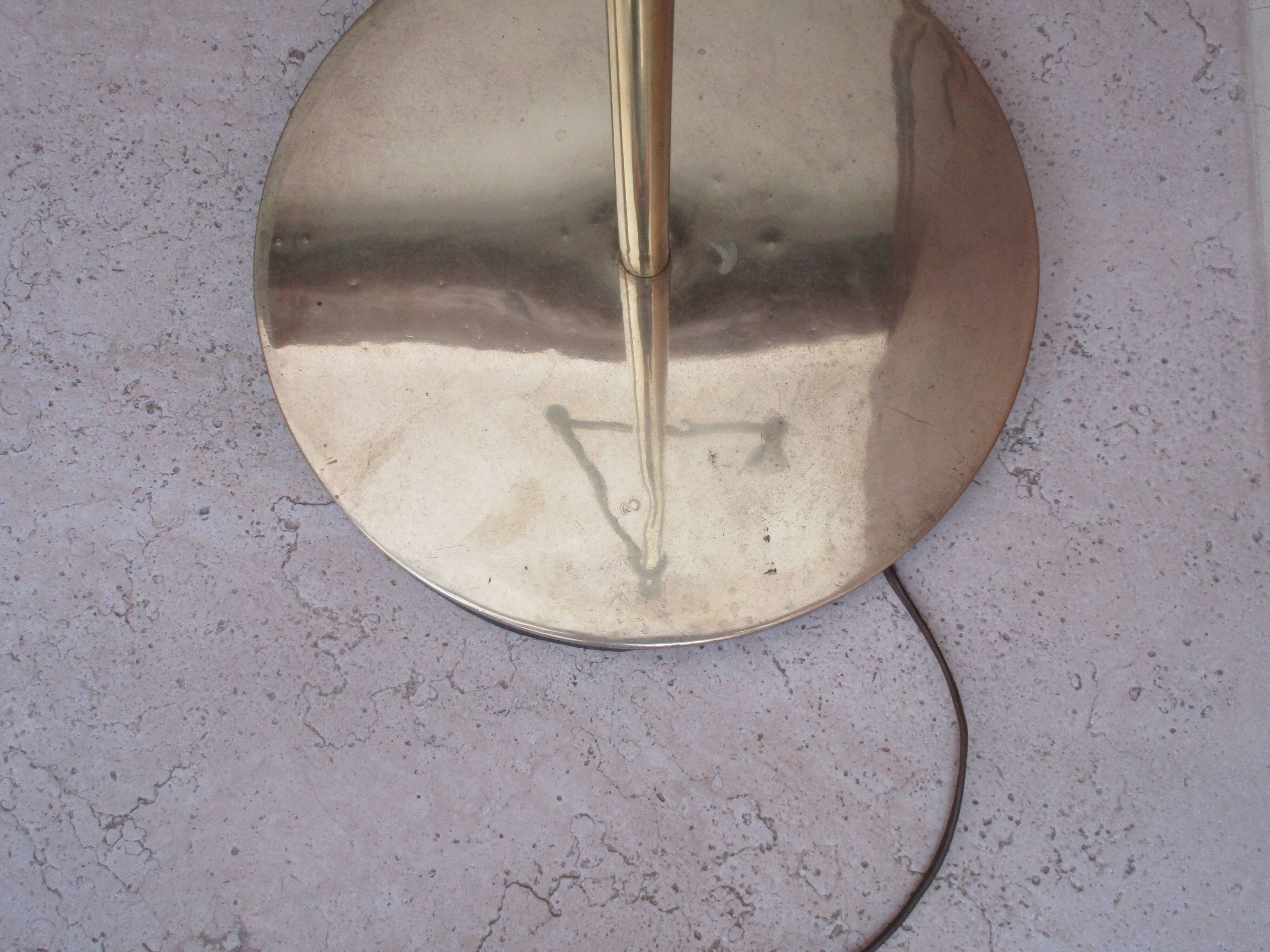 Depliable and articulated foot reader lamp