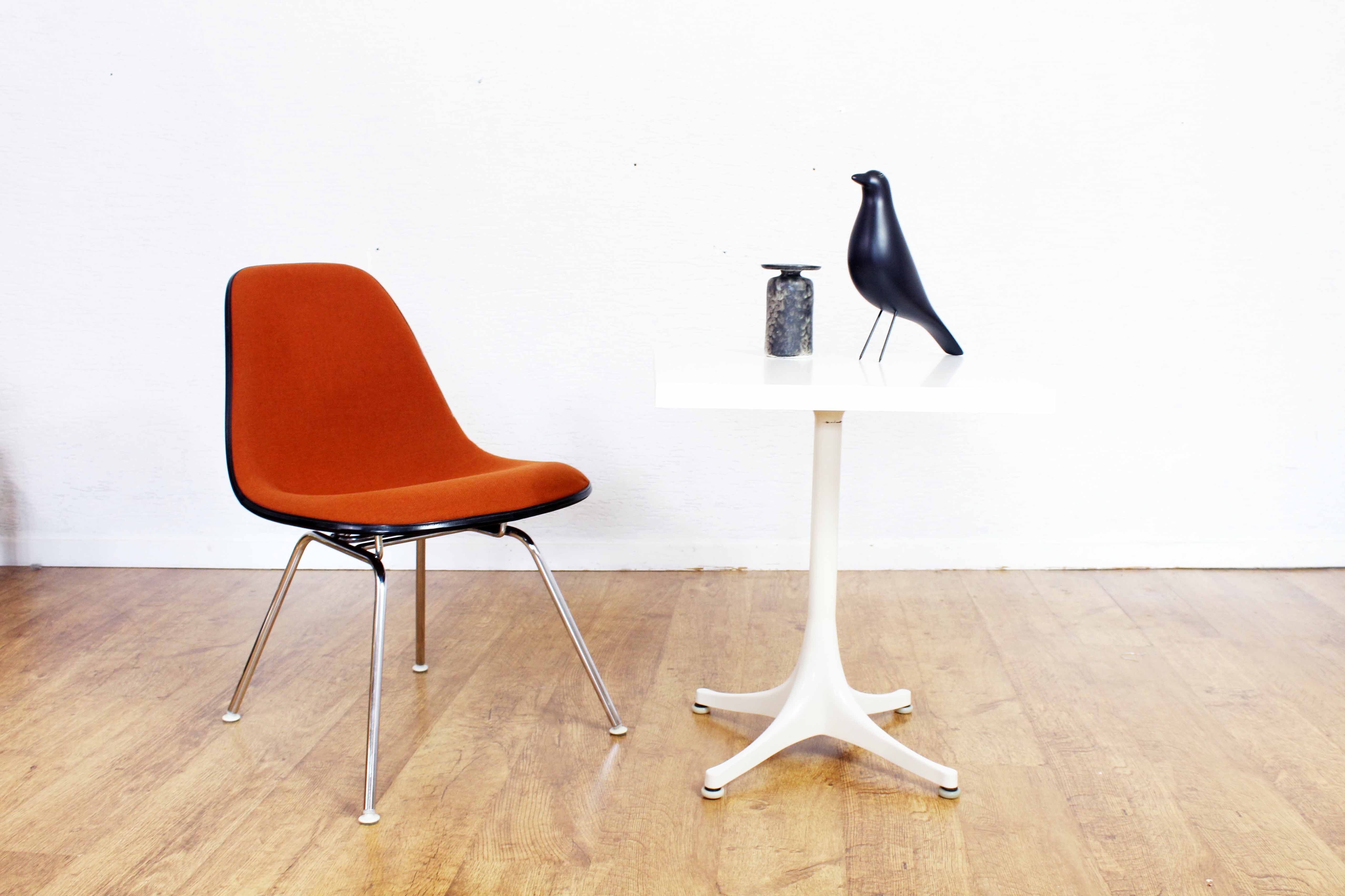 Original chair Eames DSX Herman Miller Vitra edition of the 70s.