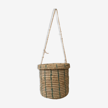 Wicker basket to hang