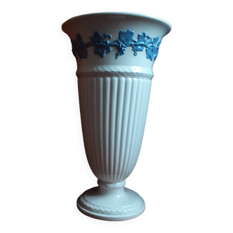 Vintage English vase in Wedgwood