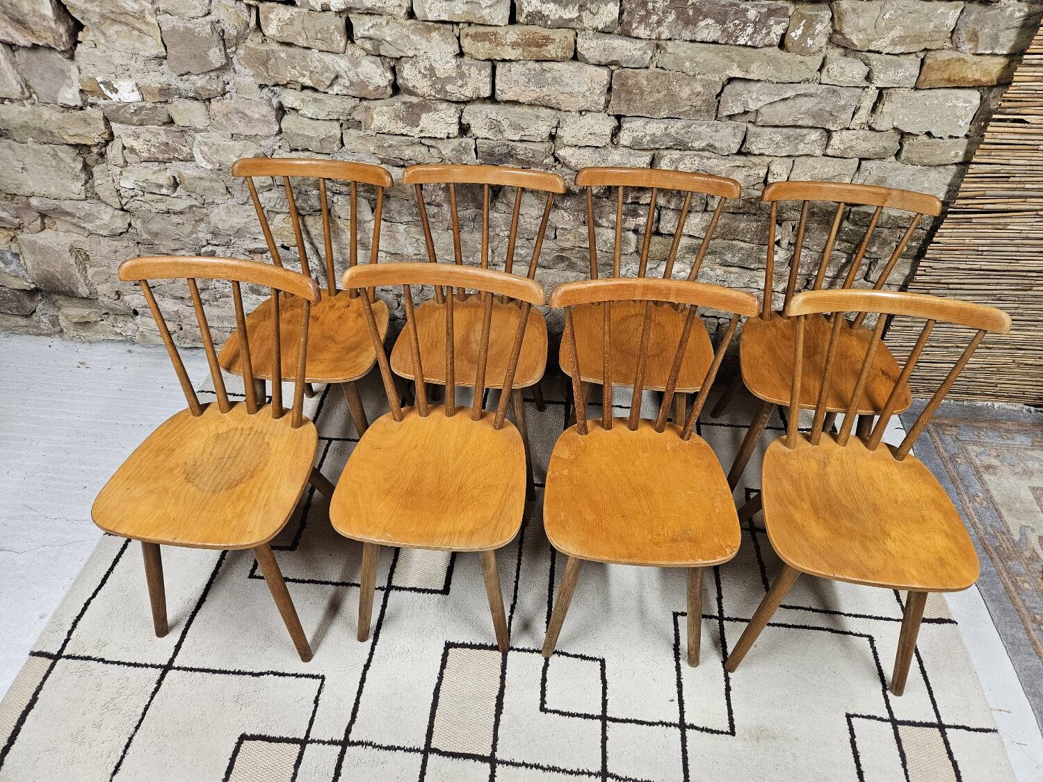 Lot de huit chaises barreaux vintage  bistrot auberge  1960