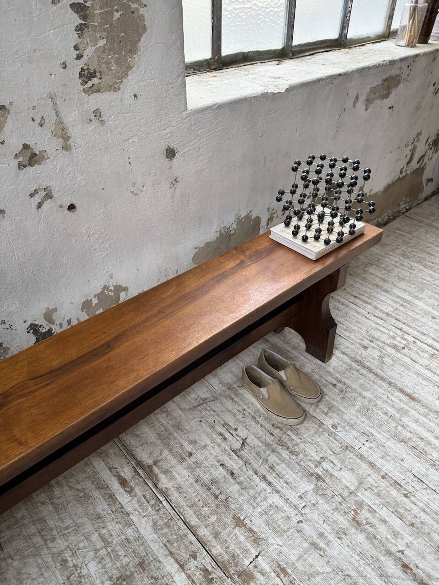 Paire de bancs noyer 1900