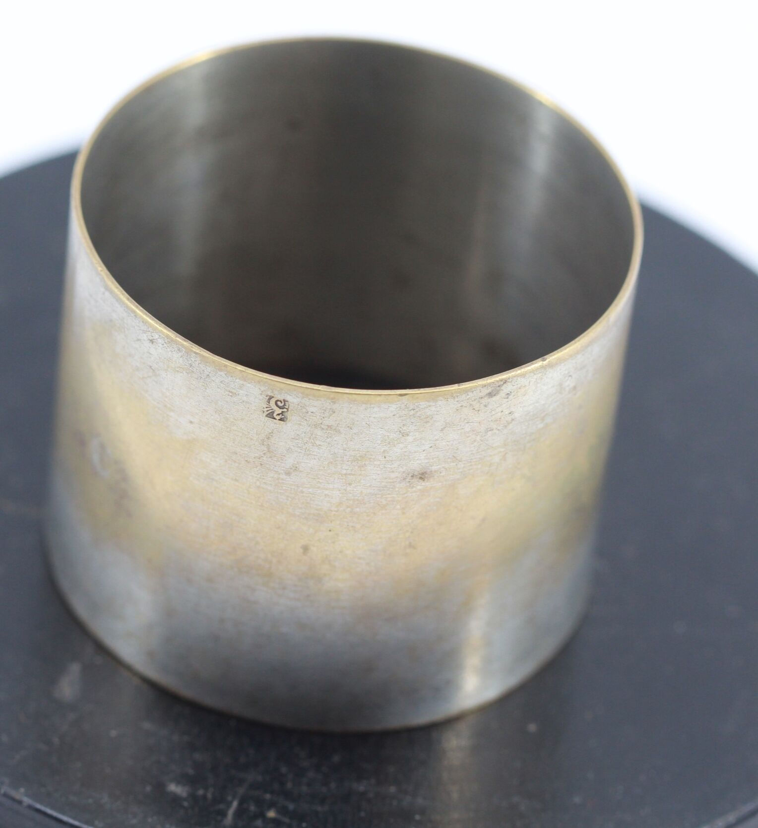 Old round of towel thrush