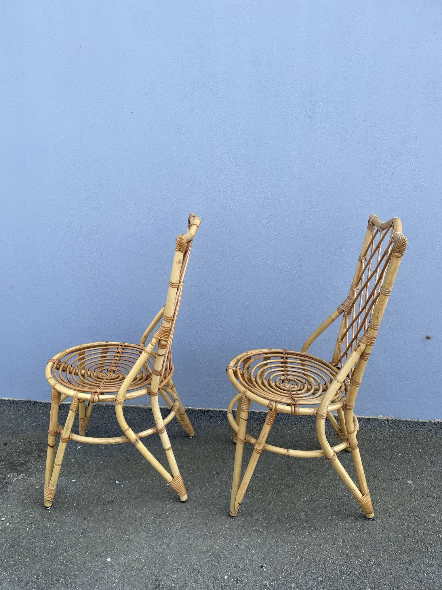 Chaises en rotin  à croisillons