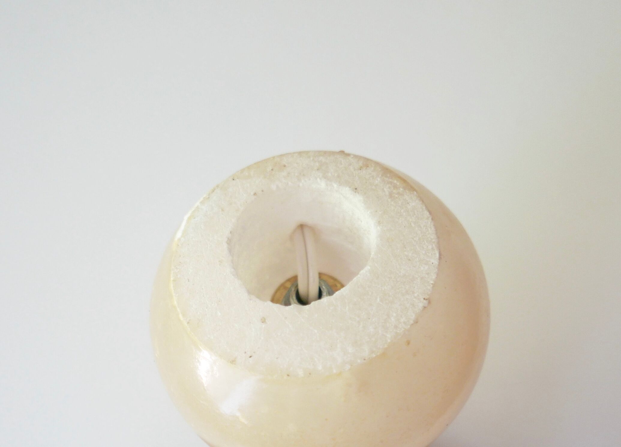 Alabaster lamp, raffia lampshade, 60s