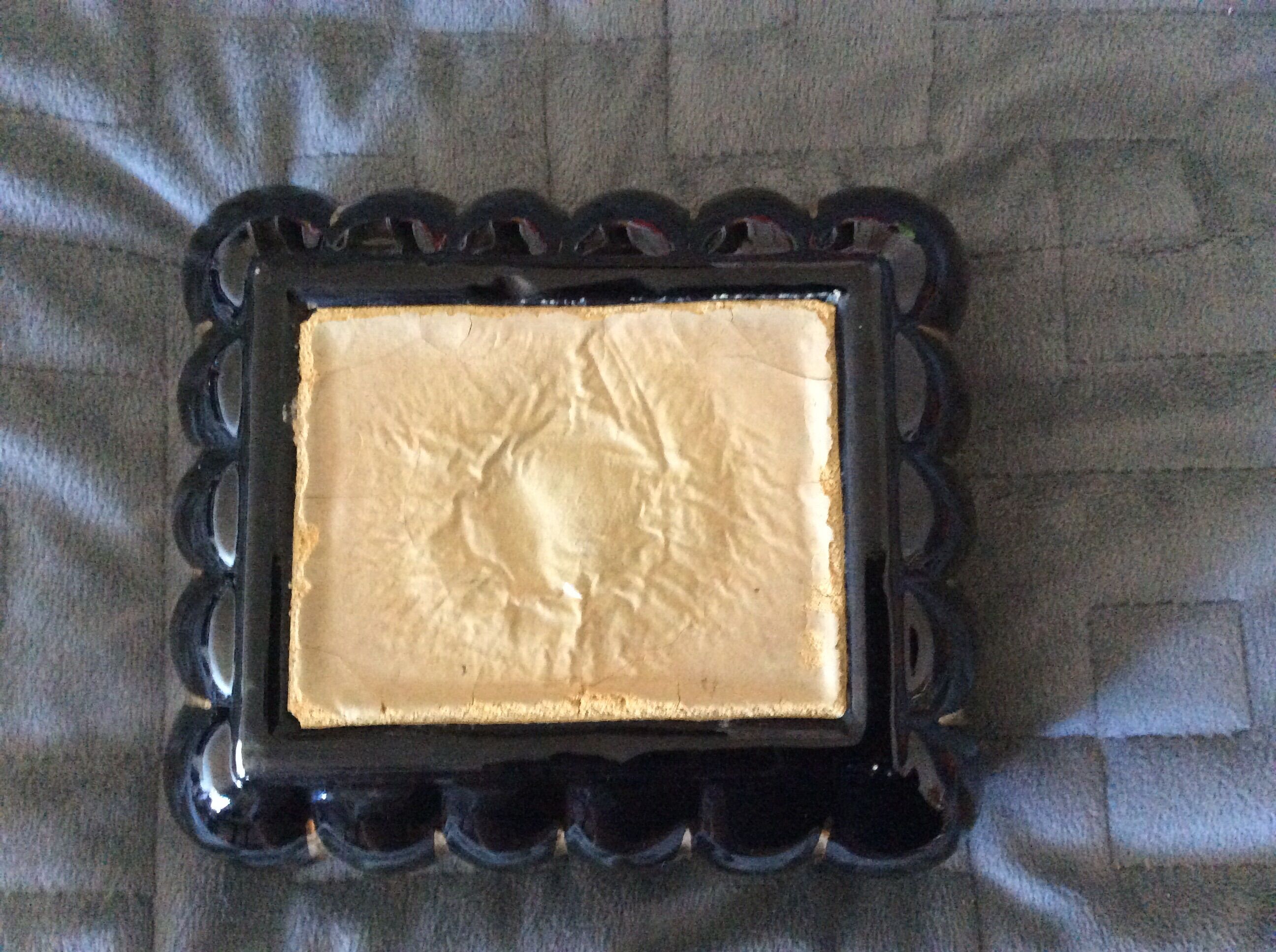 Black ashtray and ceramic gold 50s