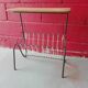 Wood and scoubidou magazine rack