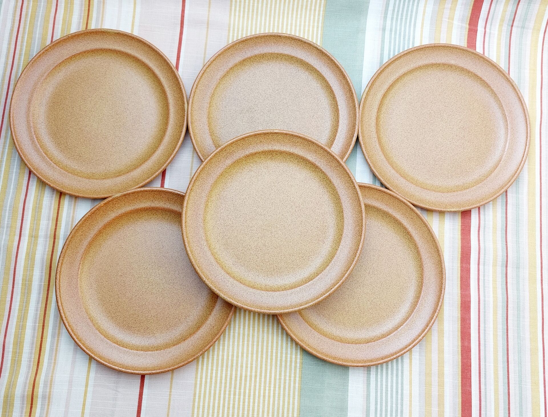Speckled stoneware dessert plate