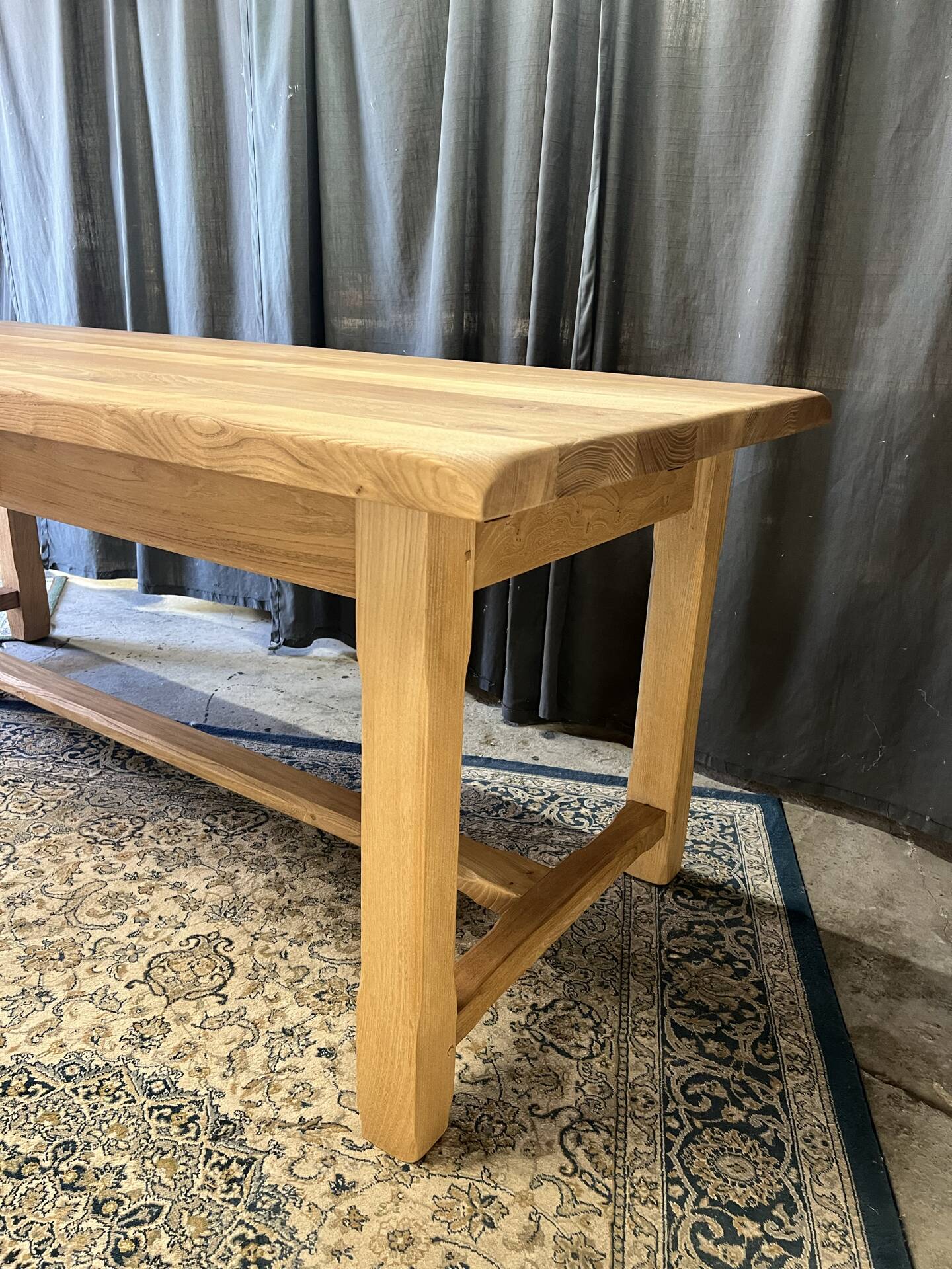 Antique extendable farmhouse table in solid elm, restored.
