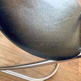 2 chairs cantilevered