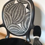 Old armchairs completely restored in a traditional way