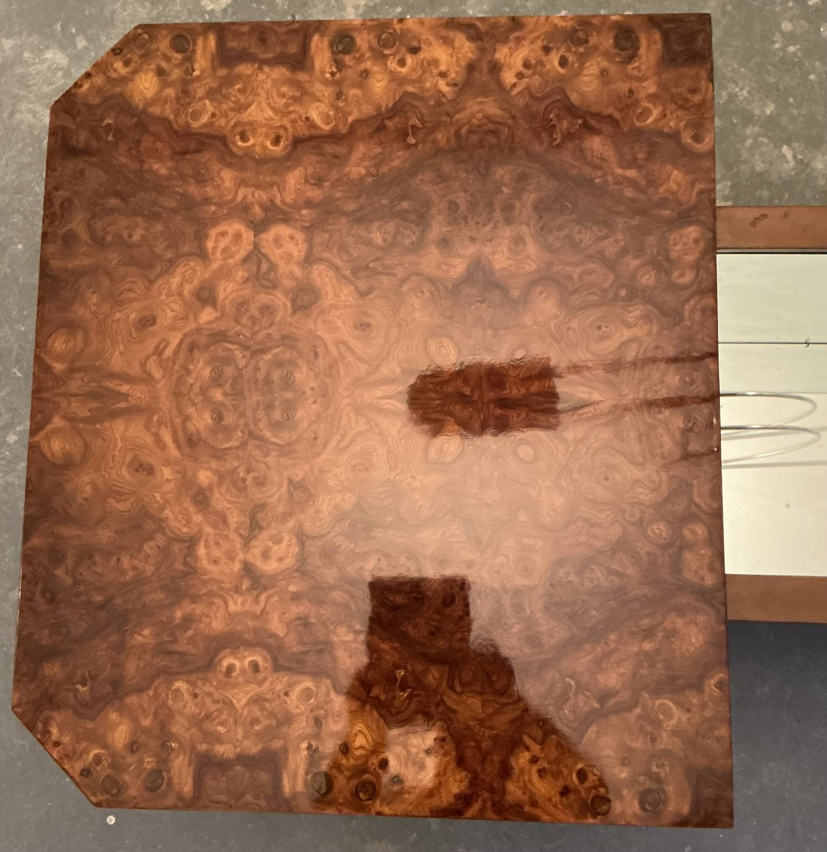 Elegant coffee table in elm burl, 1970