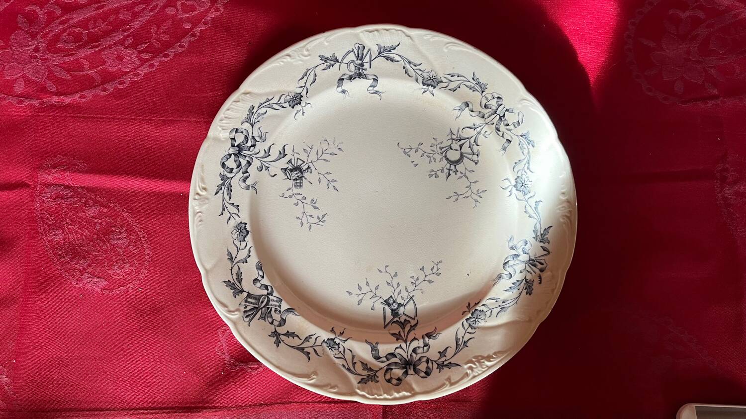 assiette plate W.A.A and co XIX eme
