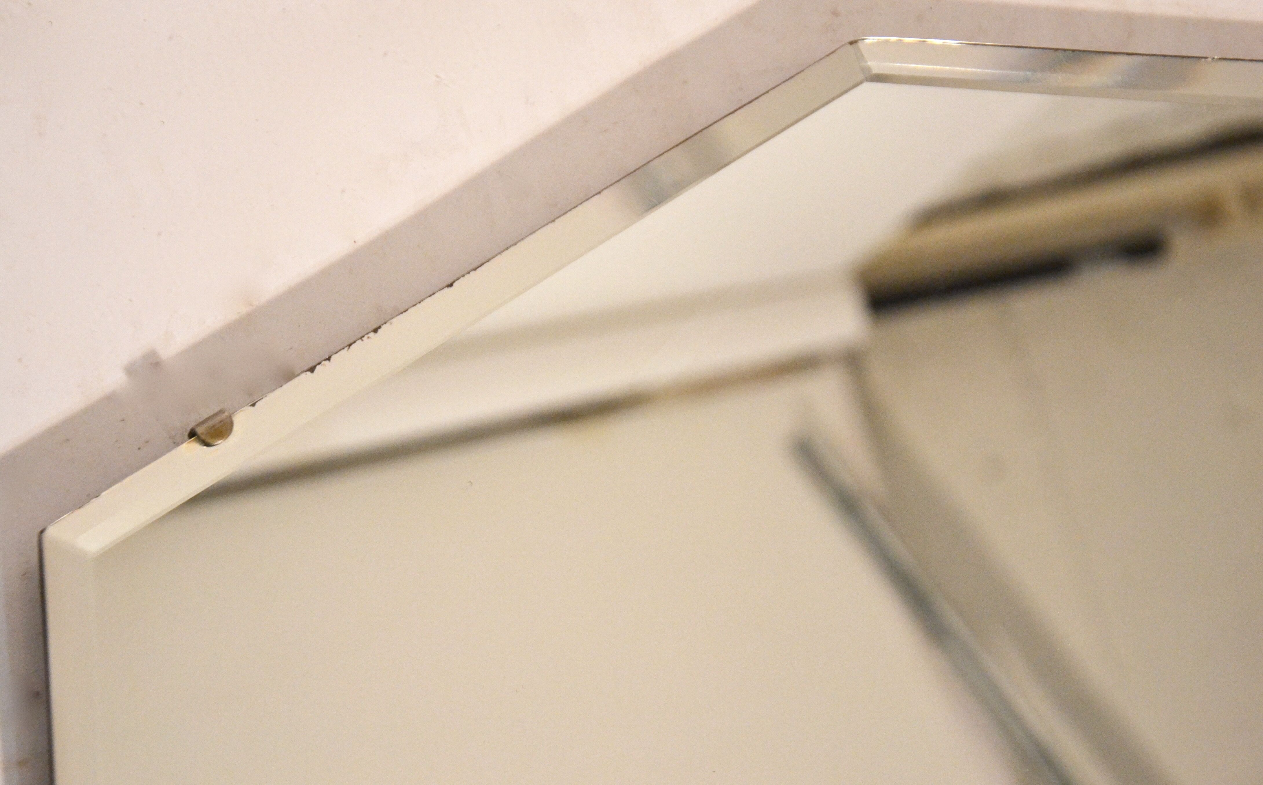 Bevelled mirror - 56 X 33 cm