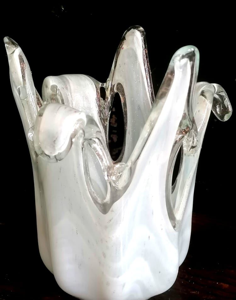 Murano splash vase with golden sequins