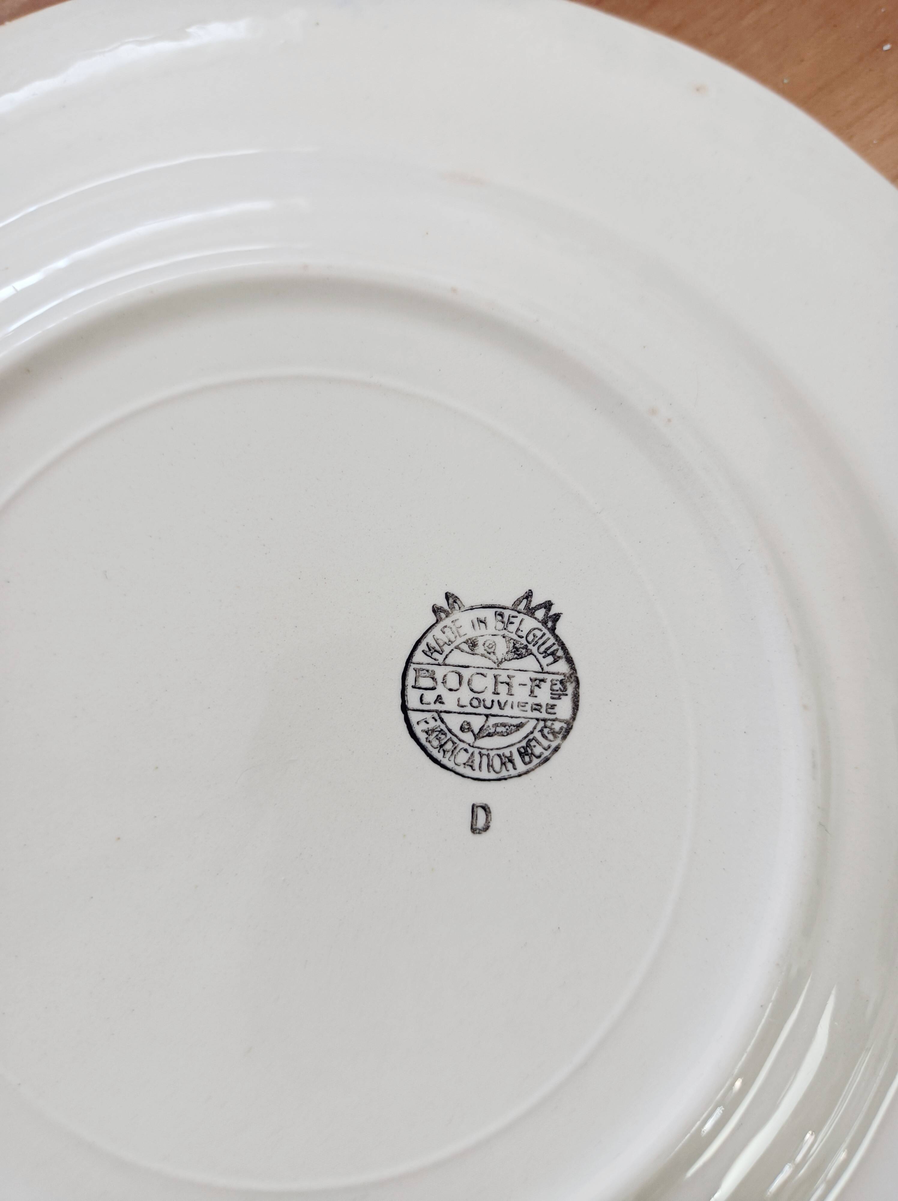 Set of 6 Boch oak leaf dessert plates