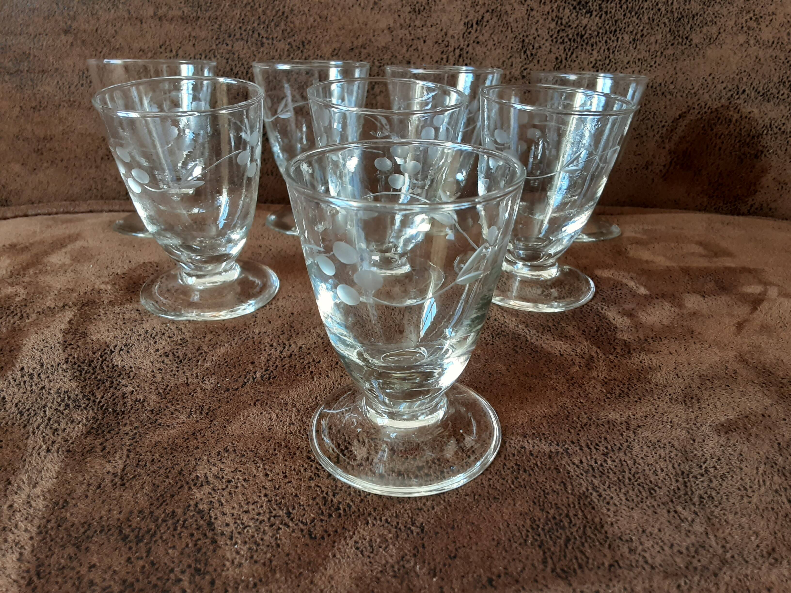 Set of 8 original digestif glasses