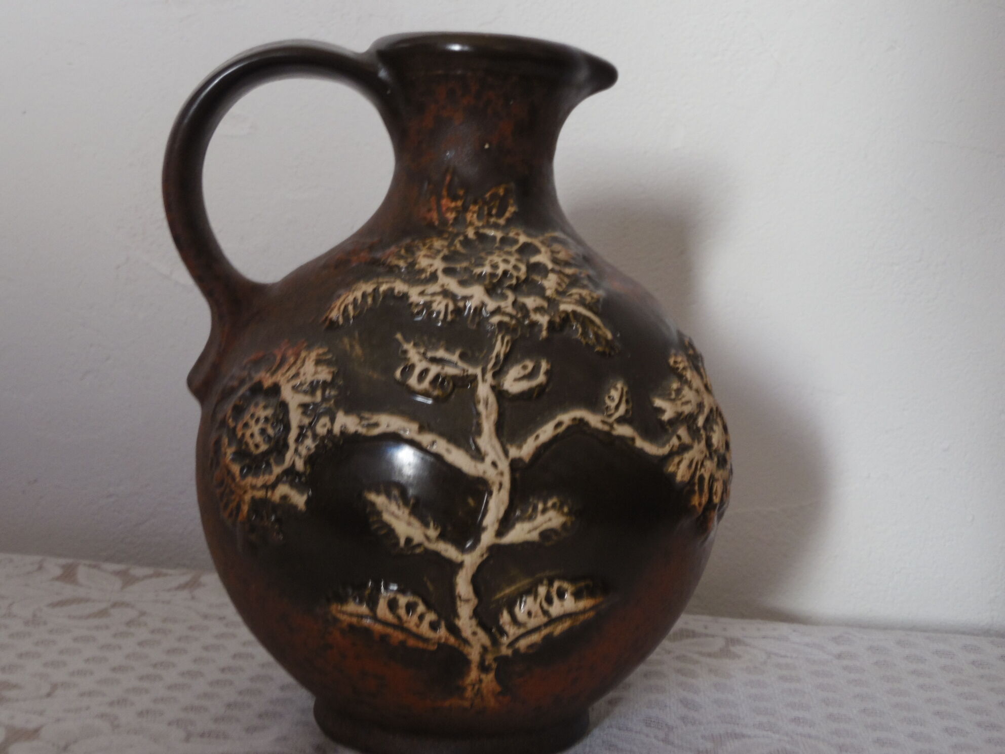 Dumler and Breiden pitcher-shaped vase