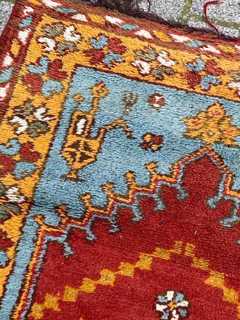 Mid-century Turkish Ushak carpet 144x82cm