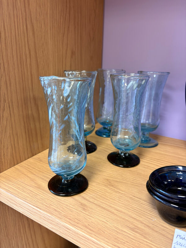 Lot de 5 flûtes à champagne / verres à jus en verre soufflé artisanal