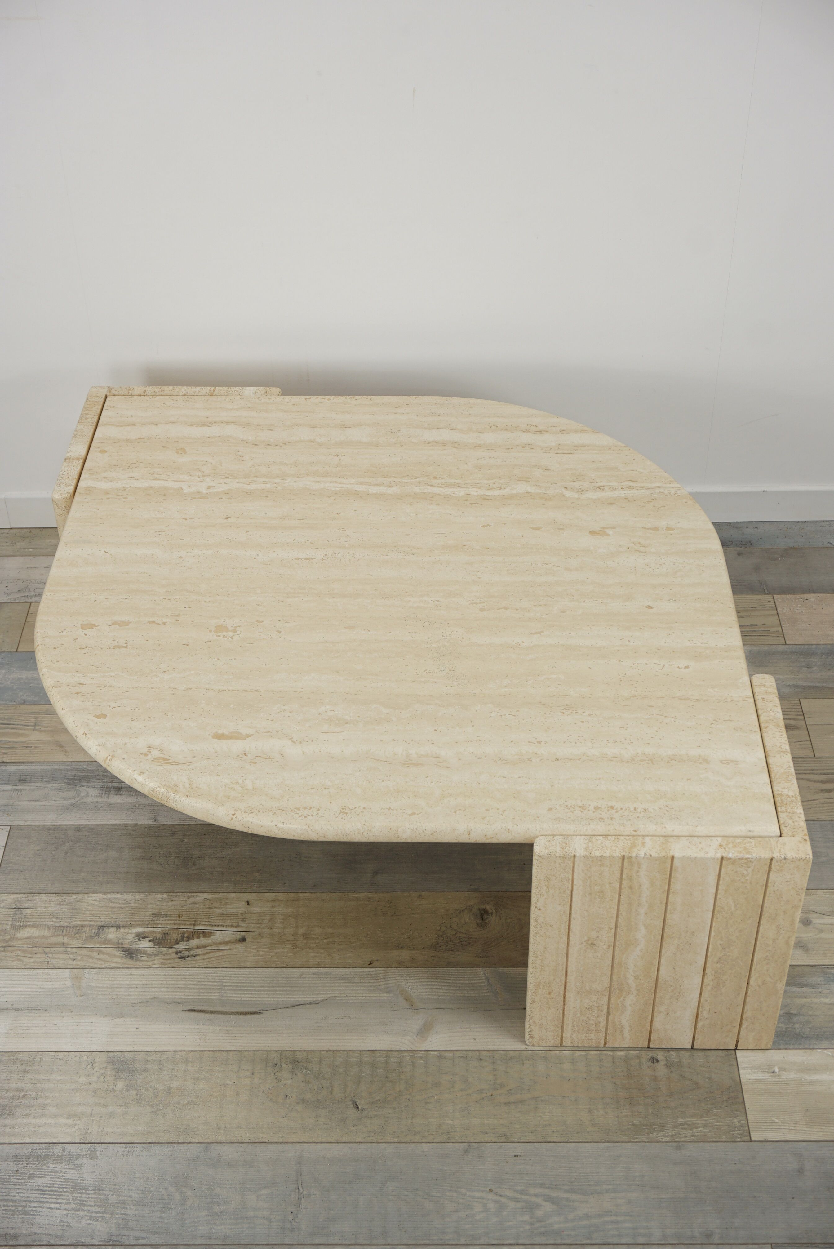 Coffee table in Italian travertine years 70