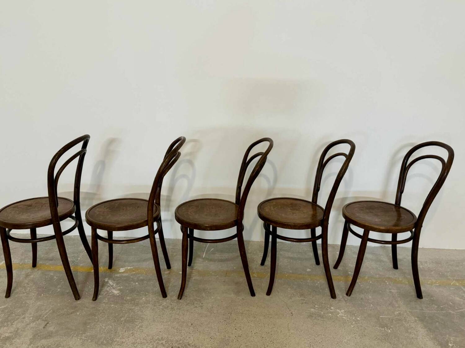 5 Thonet bistro chairs in curved wood