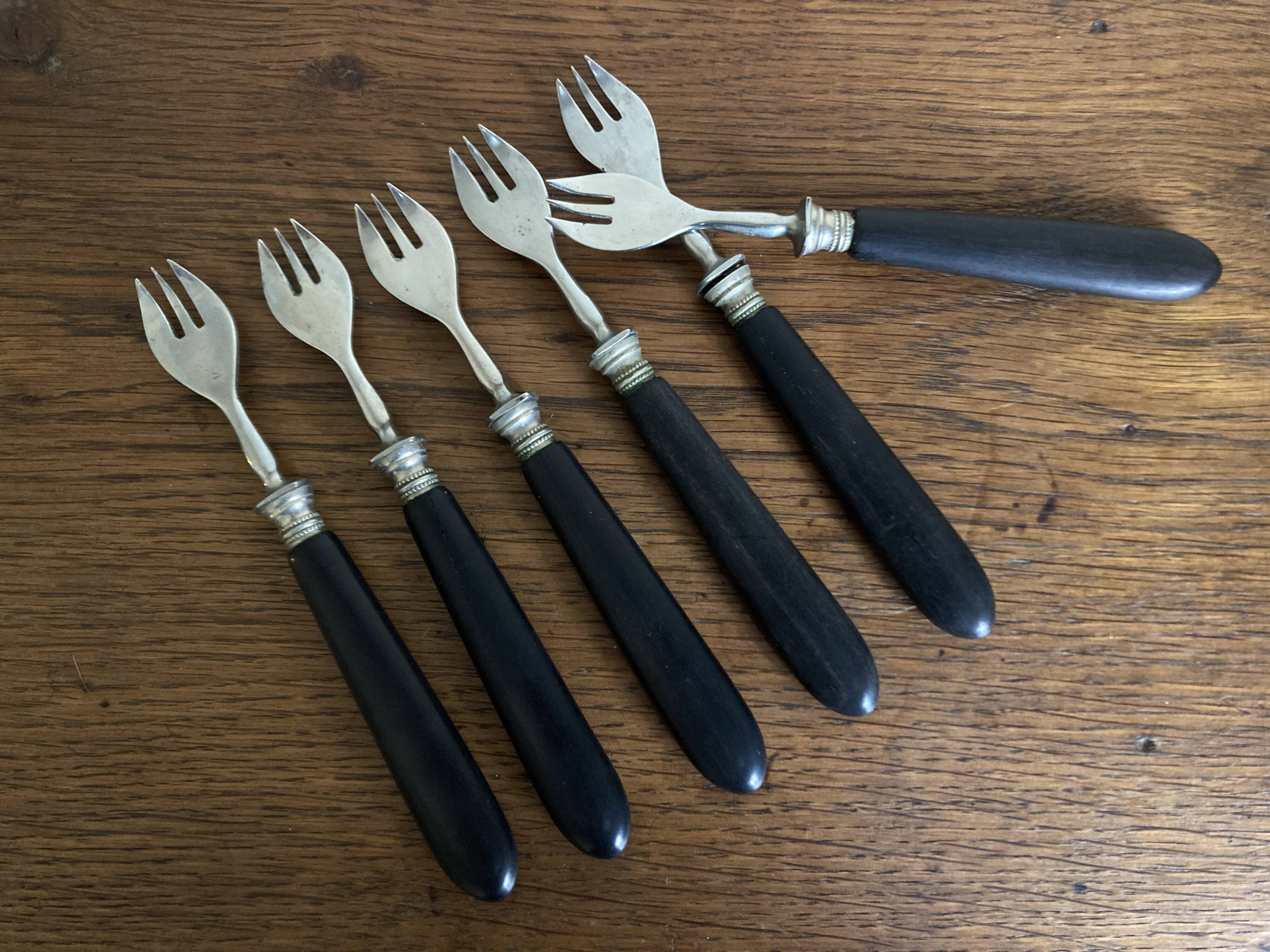 Set de 6 fourchettes à huitres 19e en bois d'ébène