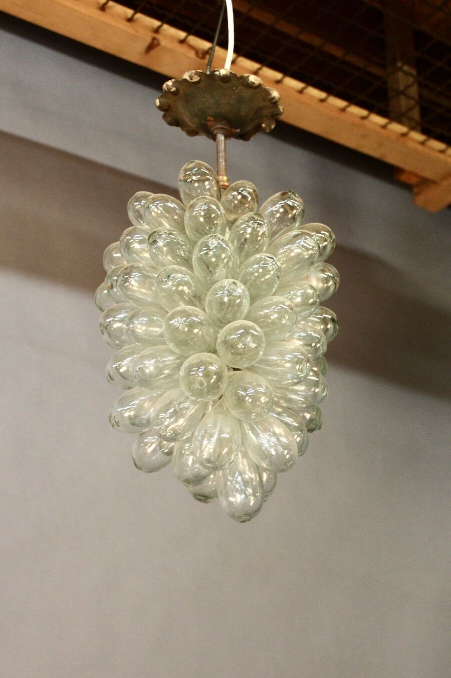 Cluster chandelier with glass bulbs