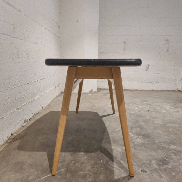 Table basse vintage en forme de planche de surf, en bouleau et formica, années 1950