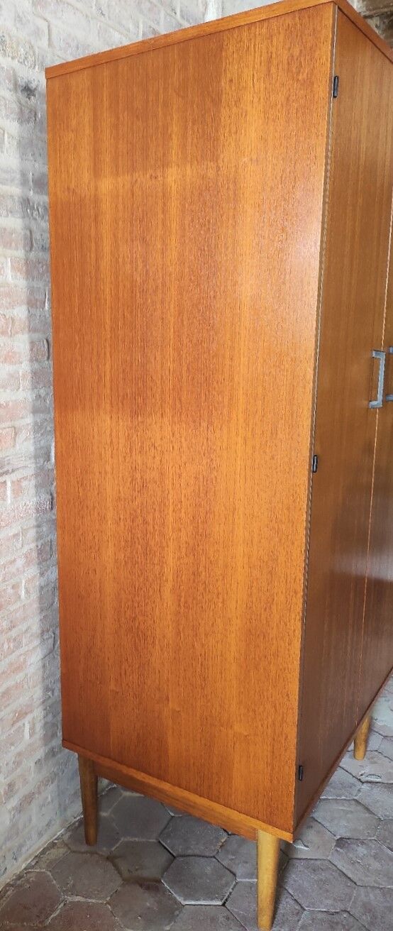 Armoire vintage
