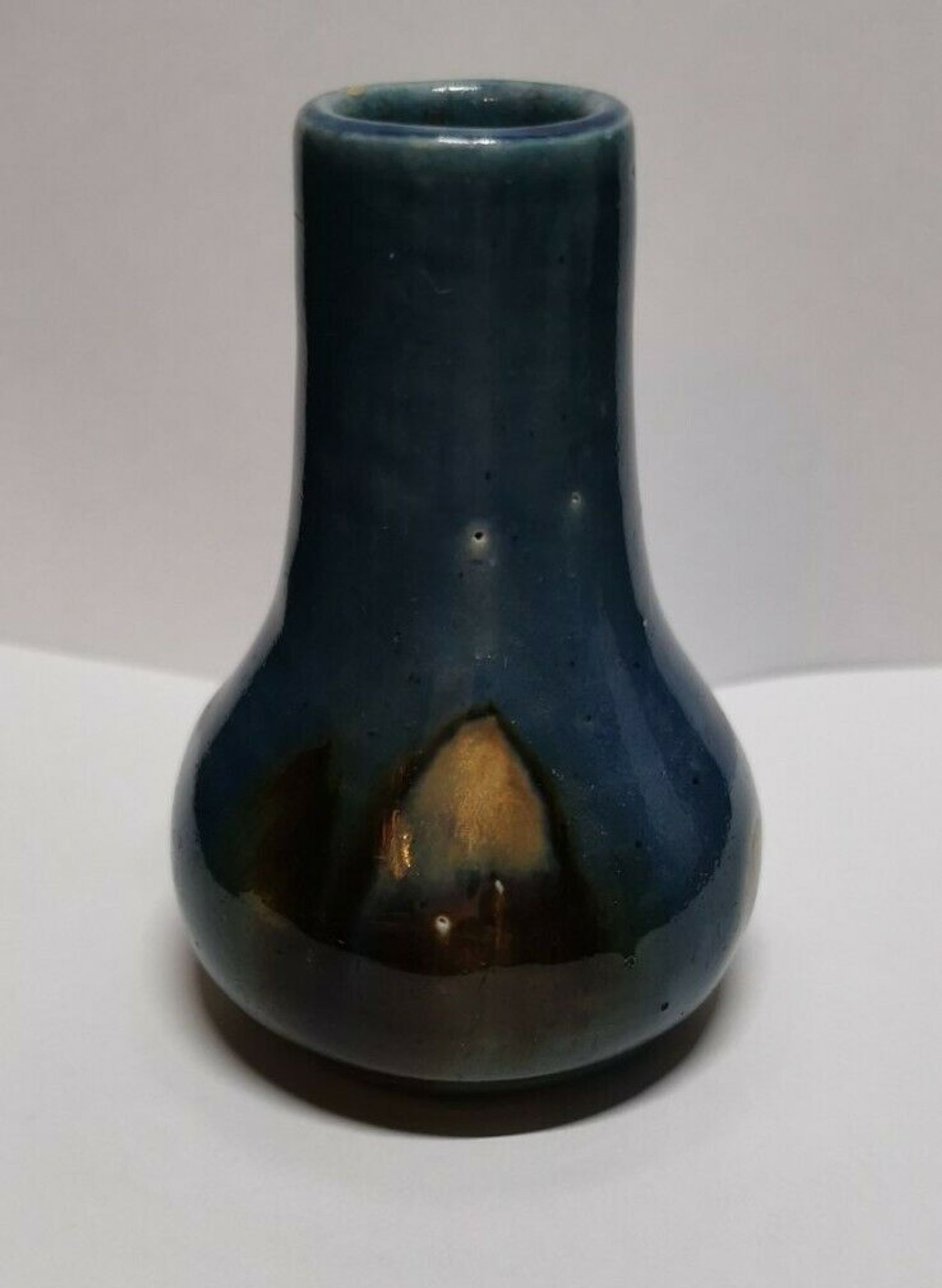 Vase à identifier en céramique vernisée.