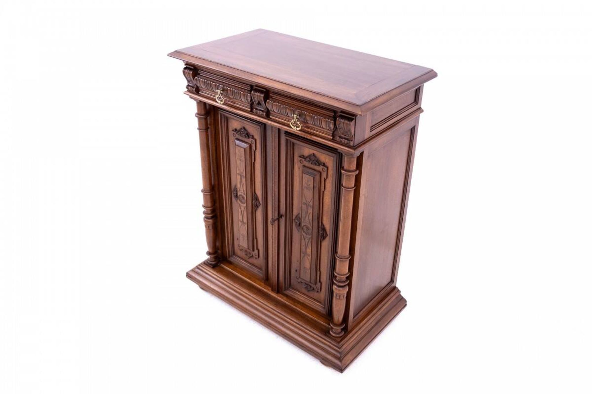 Commode éclectique, France, vers 1890. Après rénovation.