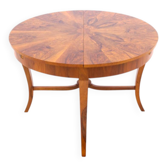 Art Deco round table from the 40s, Poland. After renovation.