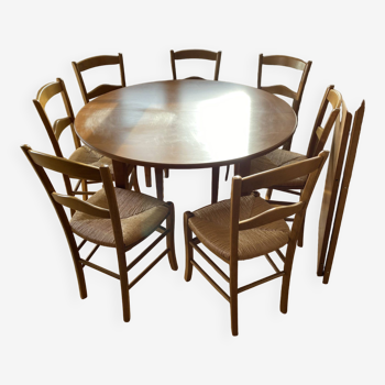 Lot 1 table and 7 chairs