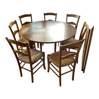 Lot 1 table and 7 chairs