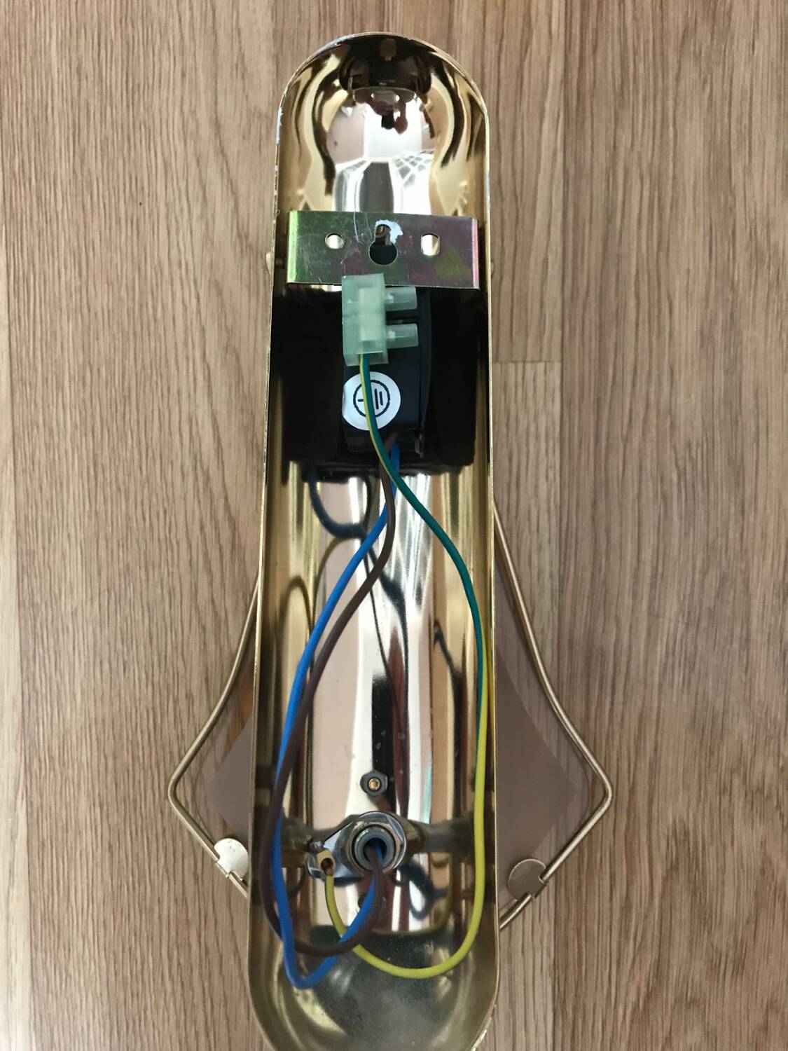 Set of 3 wall lights in golden brass and opaline glass