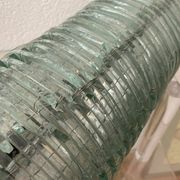 Lampe en verre de couleur bleutée et fil de fer