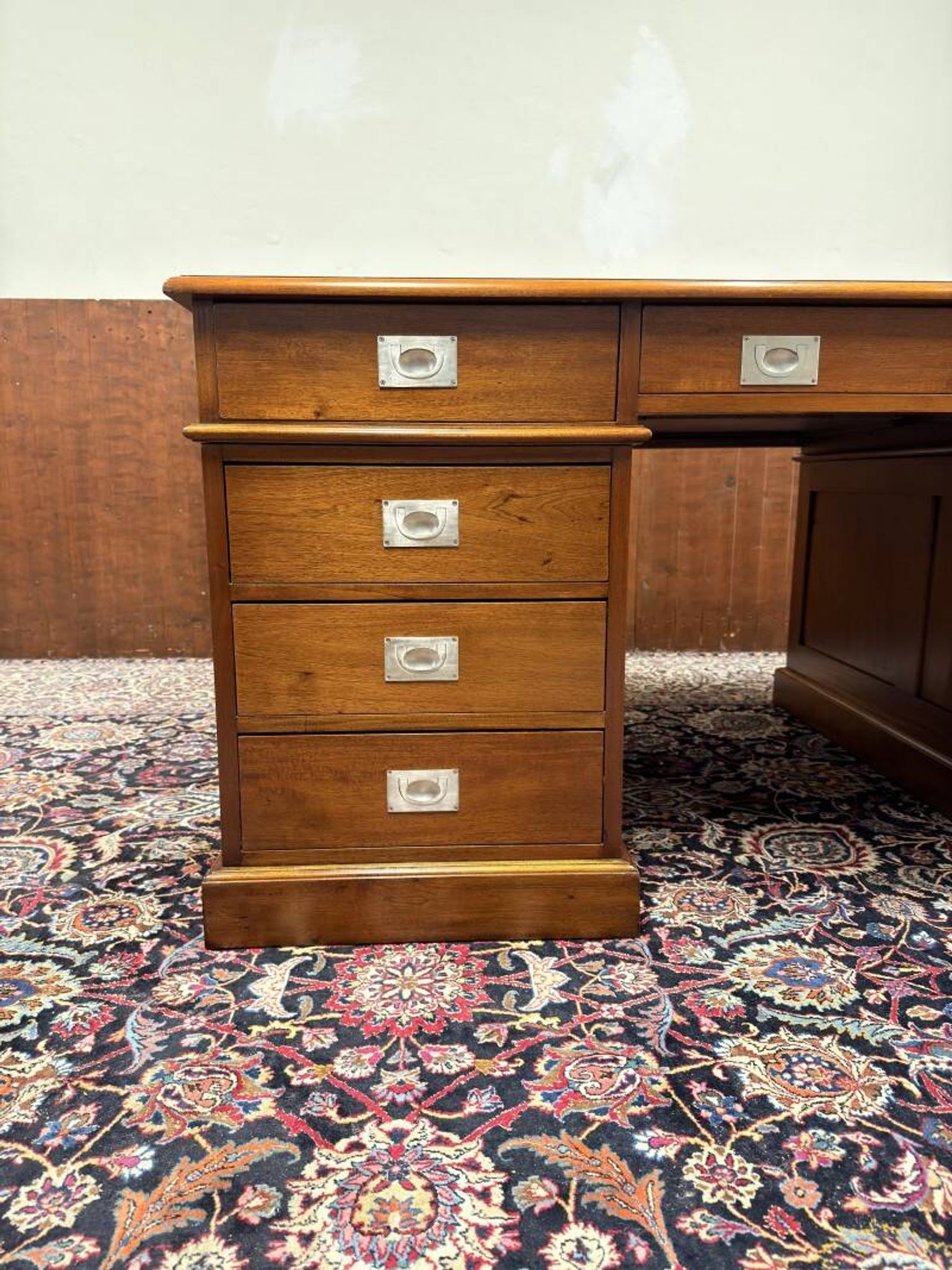 Large Classic English Chesterfield Desk Partnerdesk