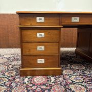 Large Classic English Chesterfield Desk Partnerdesk