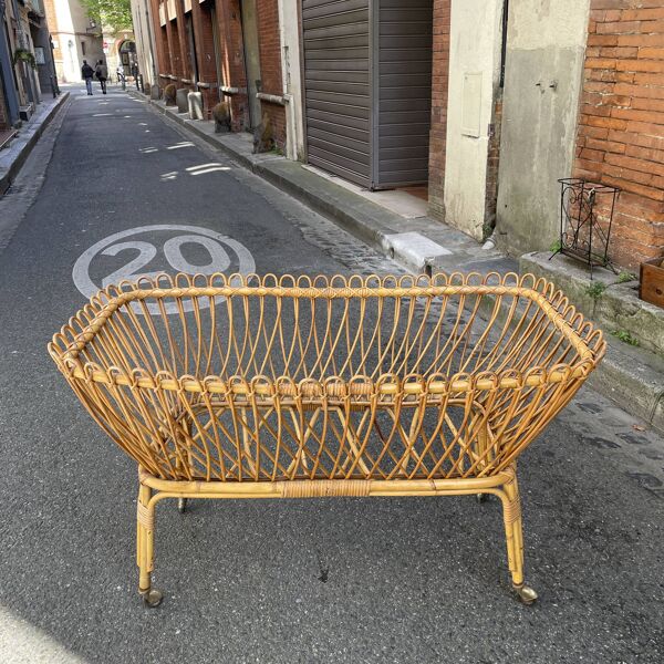 Berceau en rotin vintage